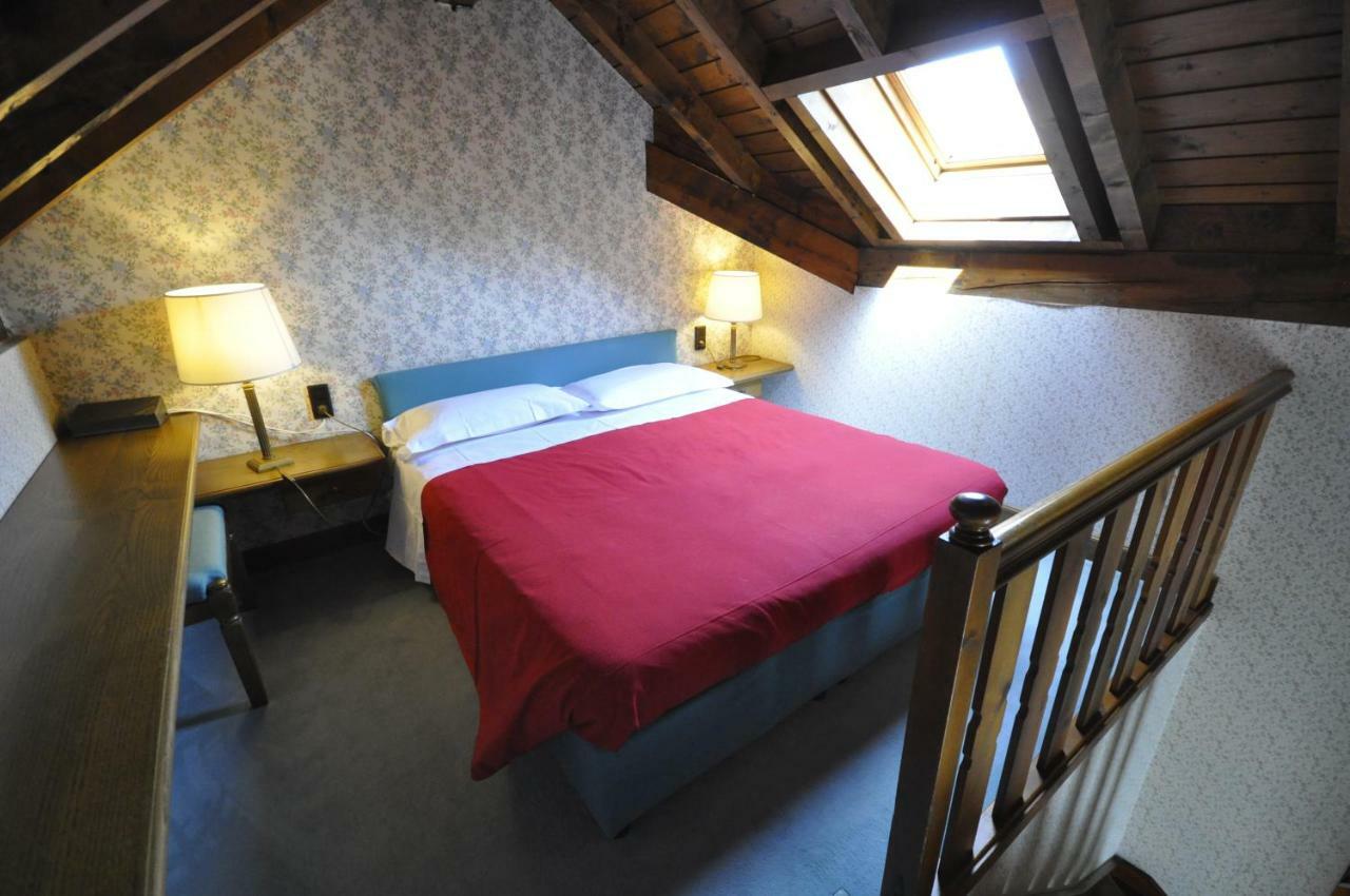 Hotel La Lepre Bianca ガッリオ エクステリア 写真