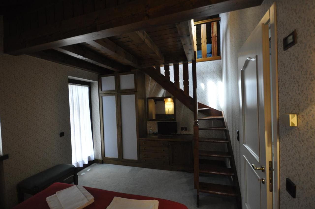 Hotel La Lepre Bianca ガッリオ エクステリア 写真
